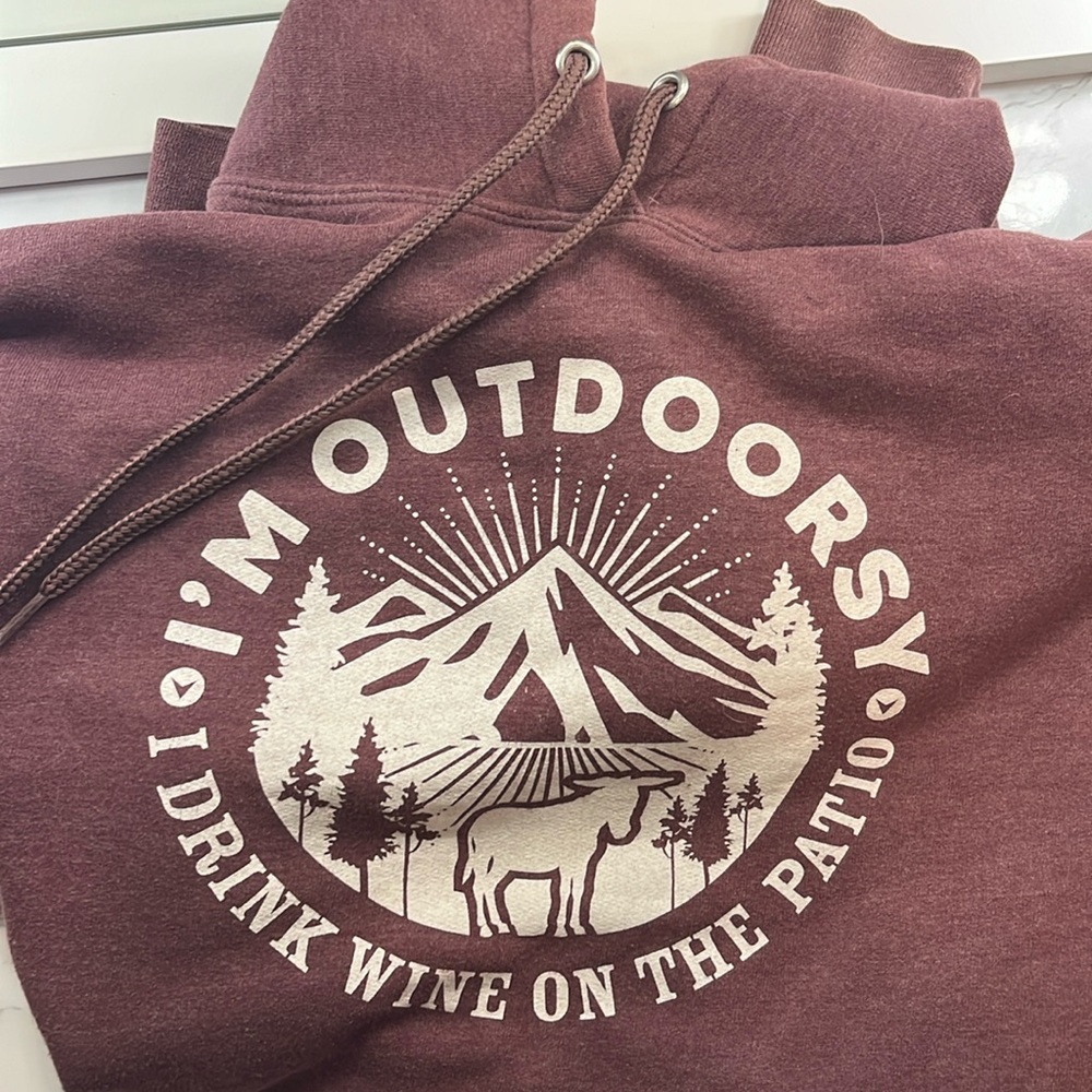 I’m outdoorsy I drink wine on the patio sweatshirt